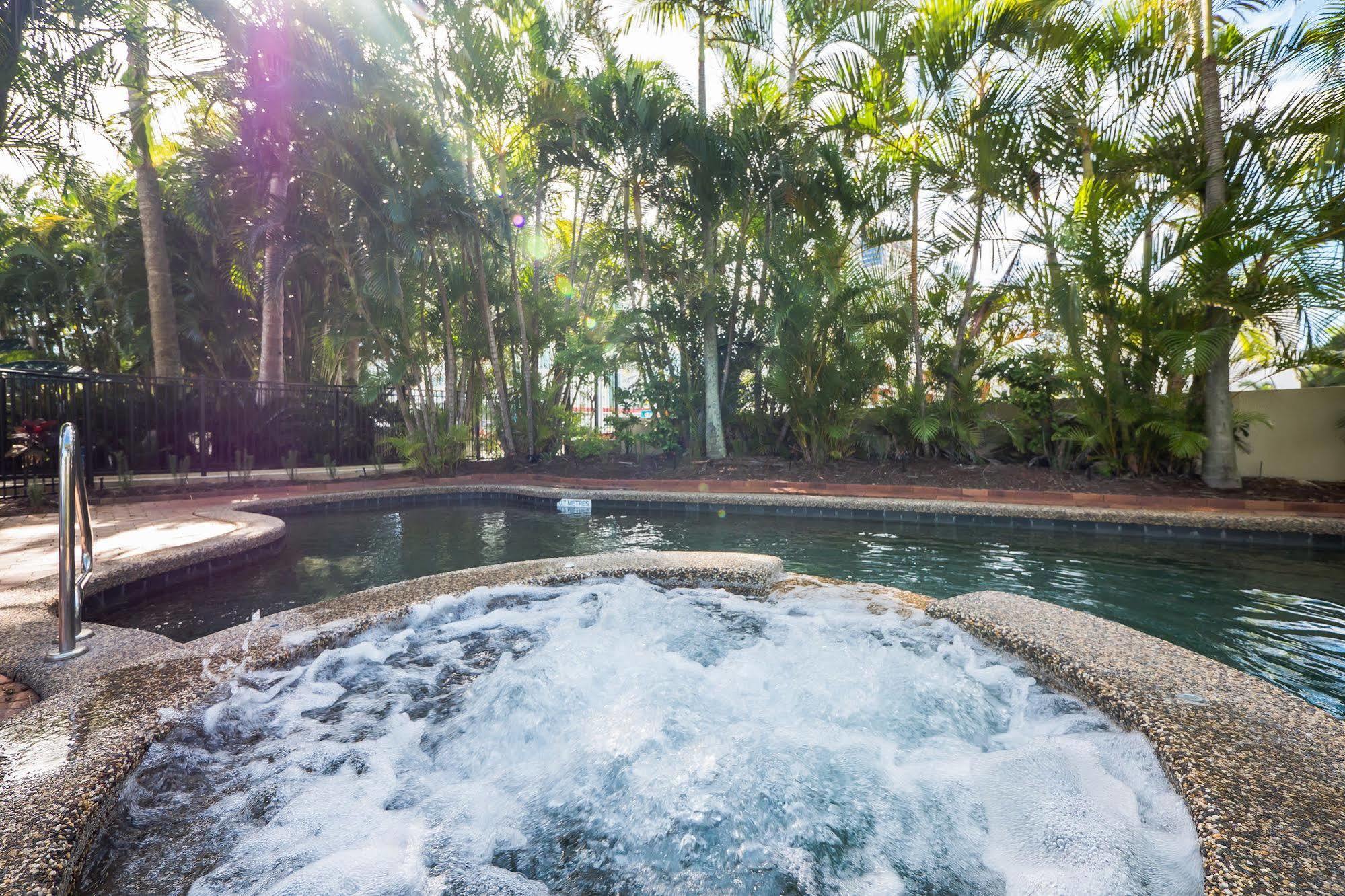 Surfers Hawaiian Aparthotel 3*