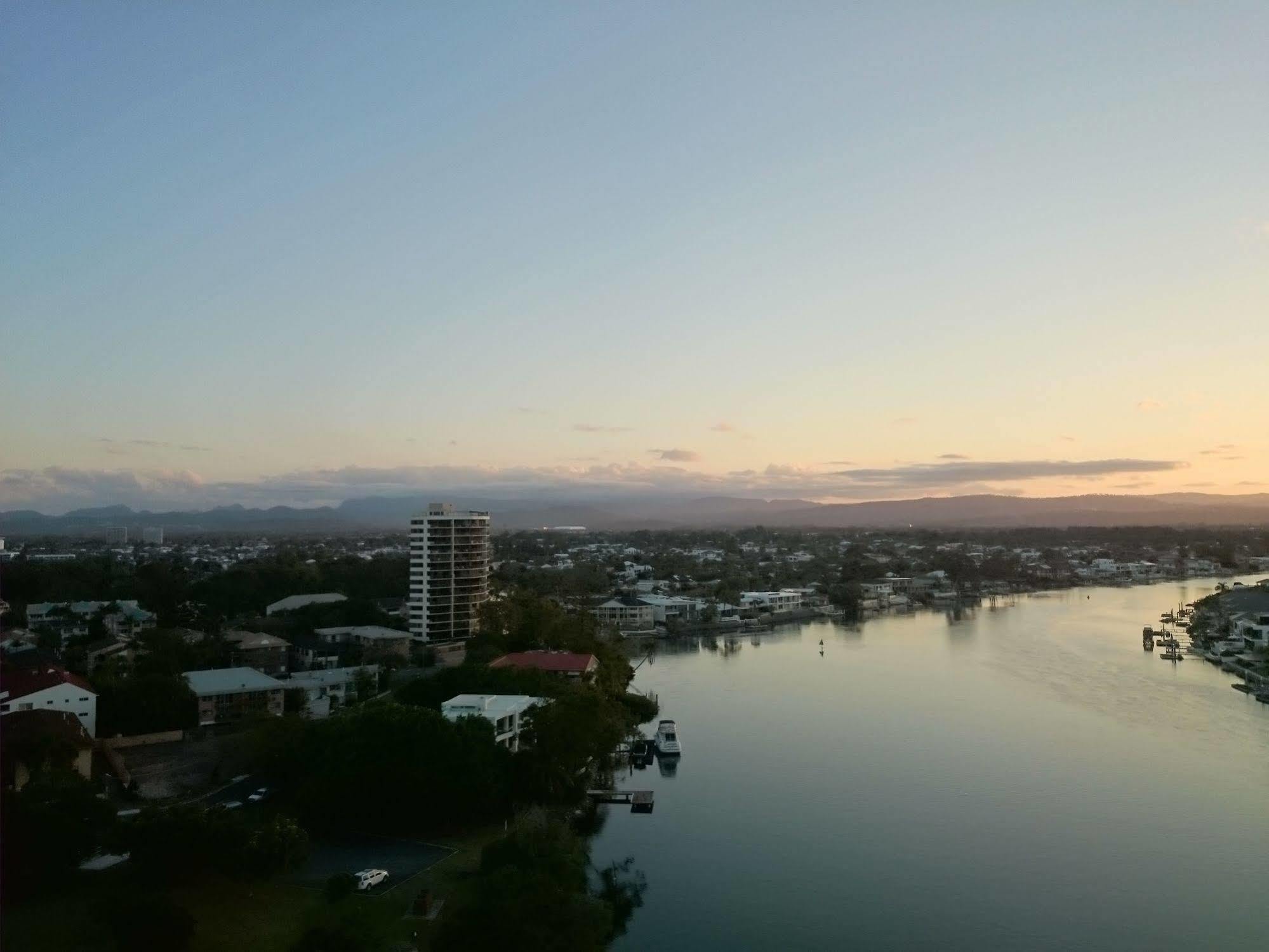 Surfers Hawaiian Aparthotel Gold Coast