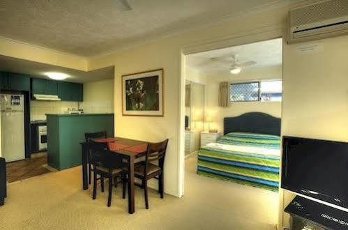 Surfers One Aparthotel