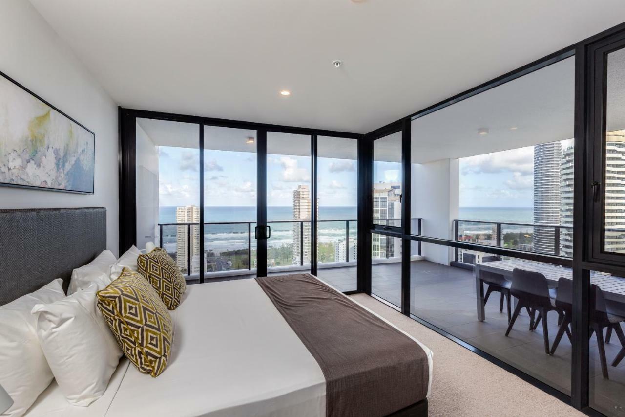 Qube Broadbeach 4*