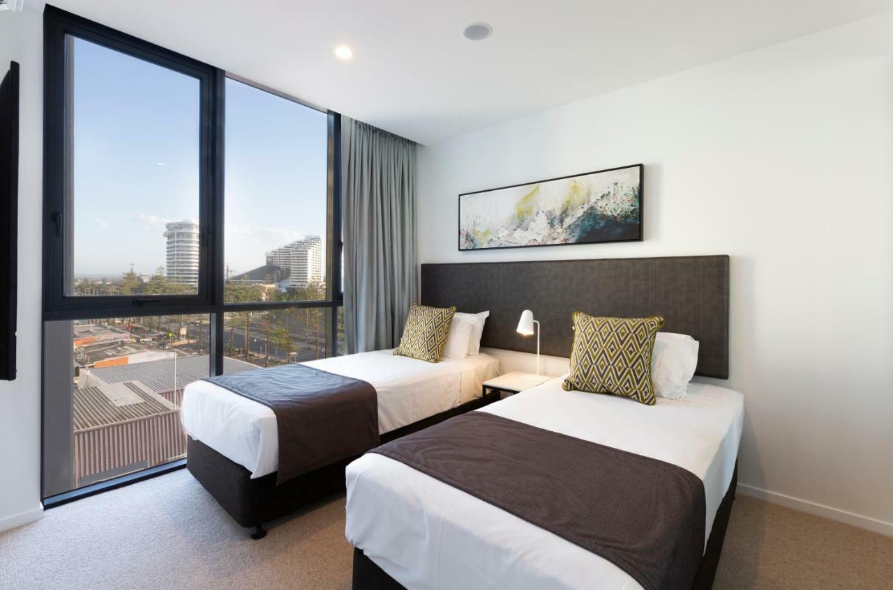 Qube Broadbeach 4*