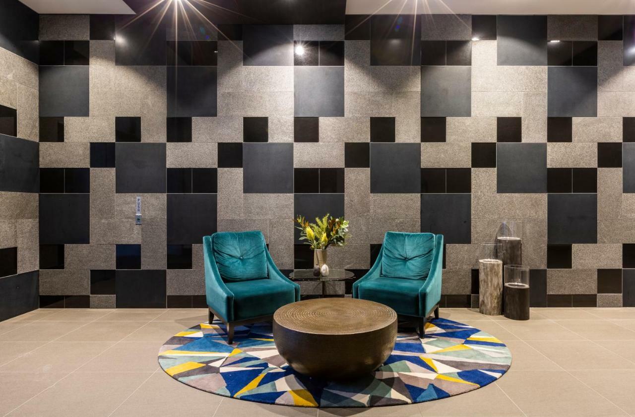 Qube Broadbeach 4*
