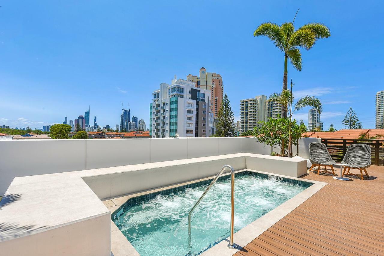 Qube Broadbeach Aparthotel