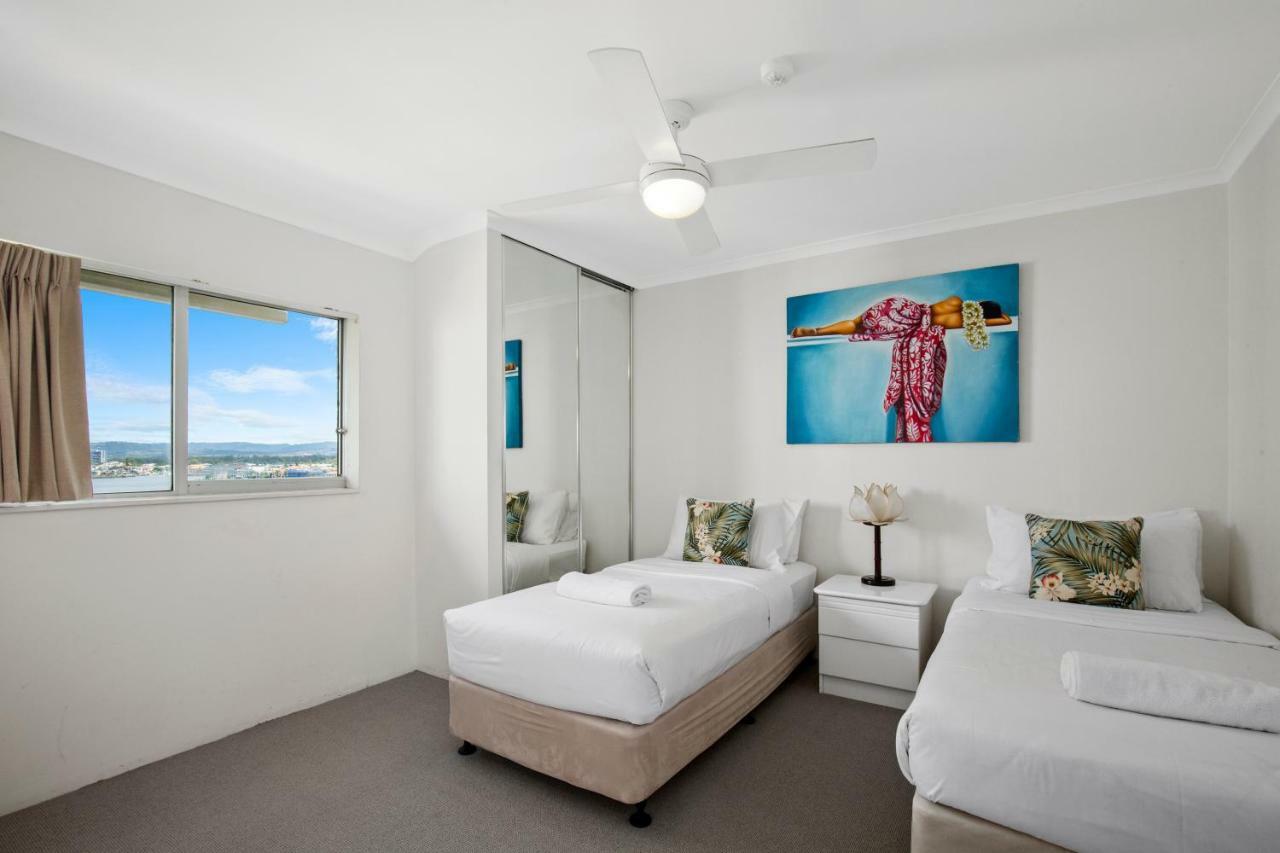 Narrowneck Court 4*
