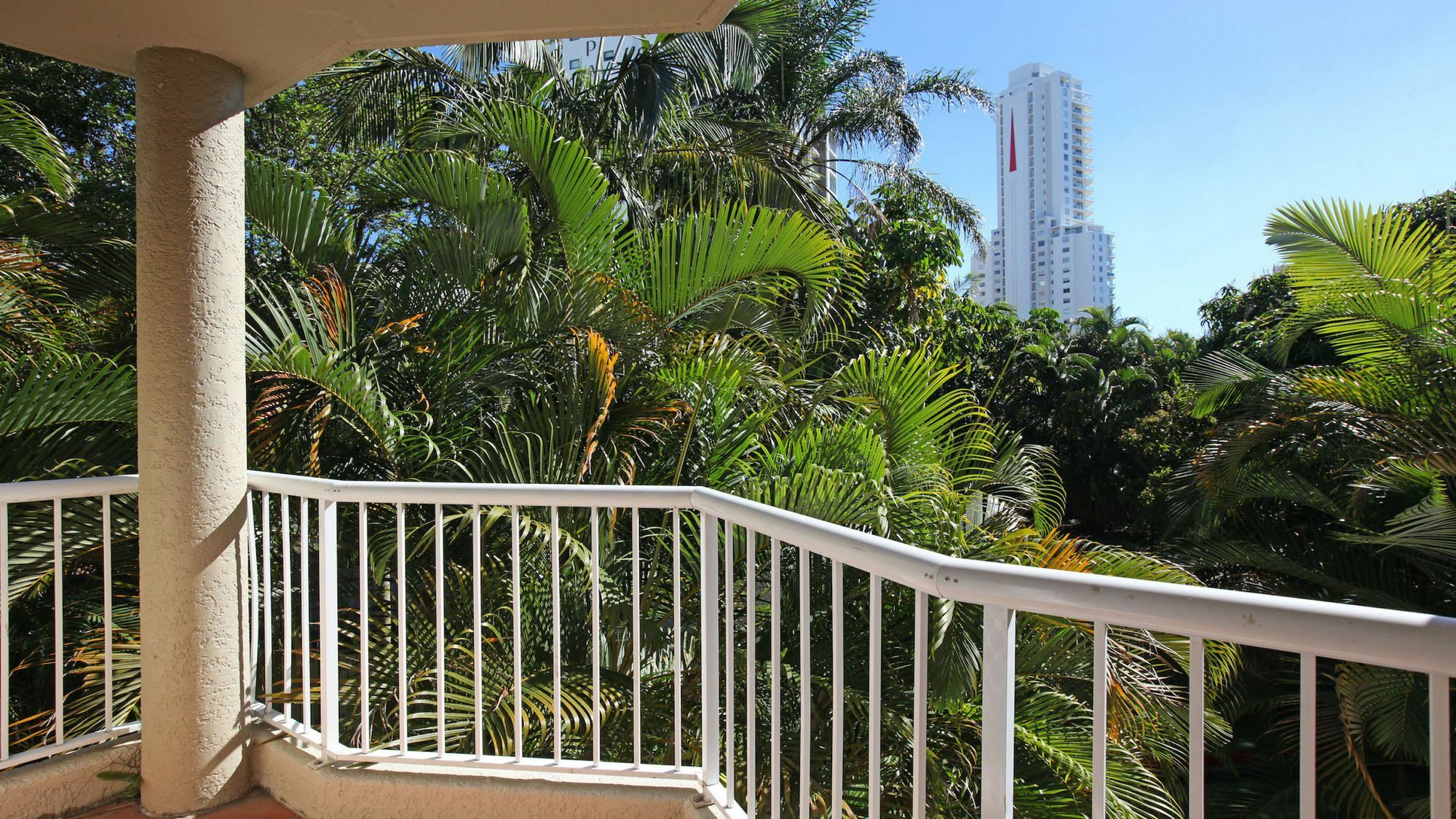 Mari Court Aparthotel