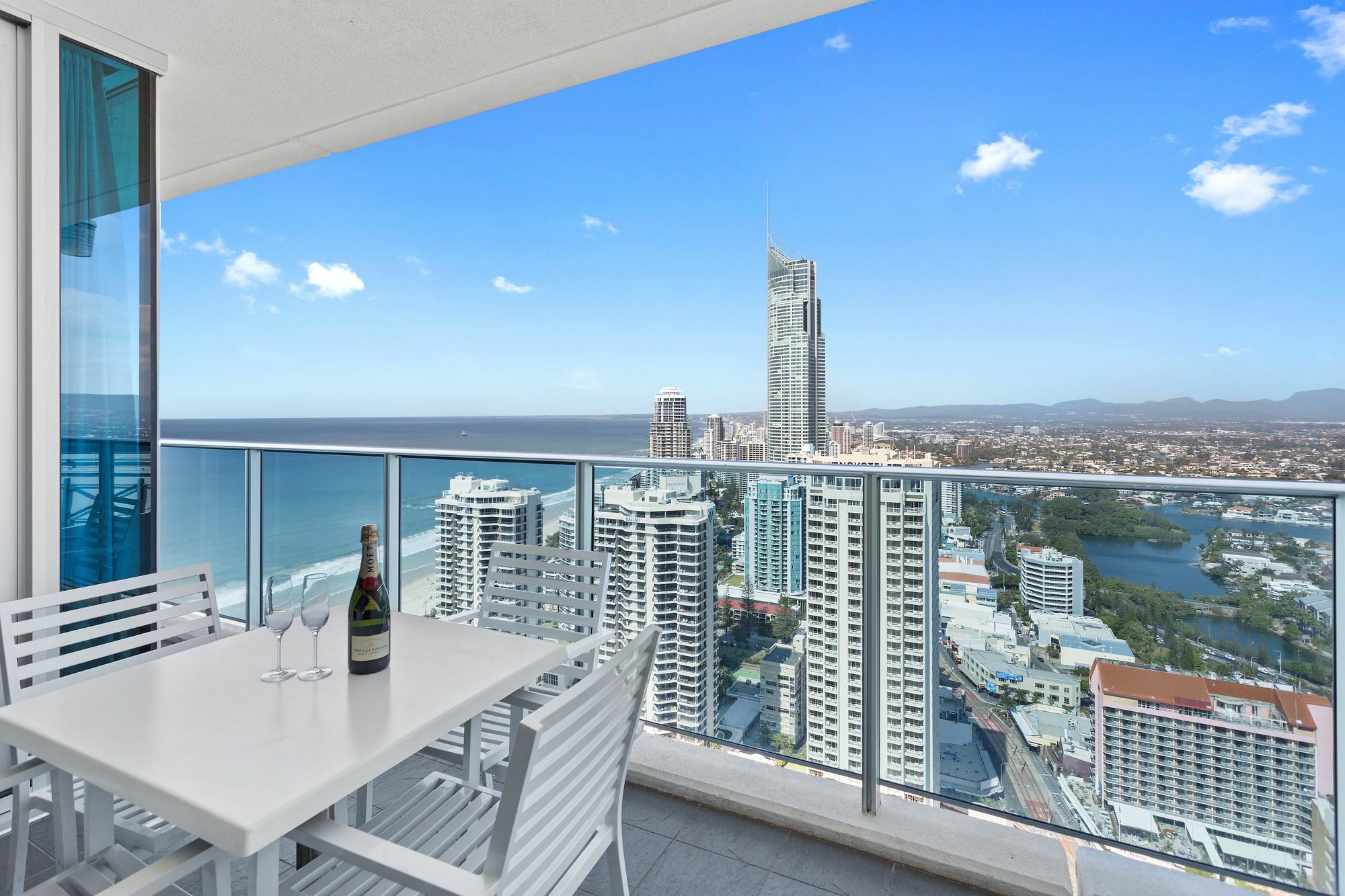 Hotel Luxury With Ocean View In Surfers Paradise Gold Coast