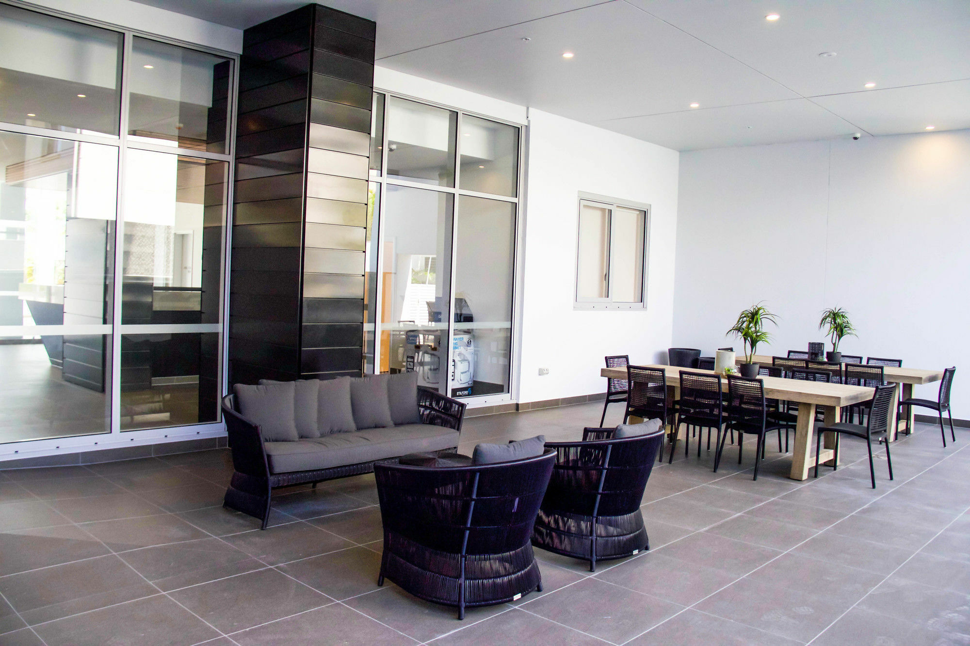 Synergy Broadbeach - Official Aparthotel Gold Coast