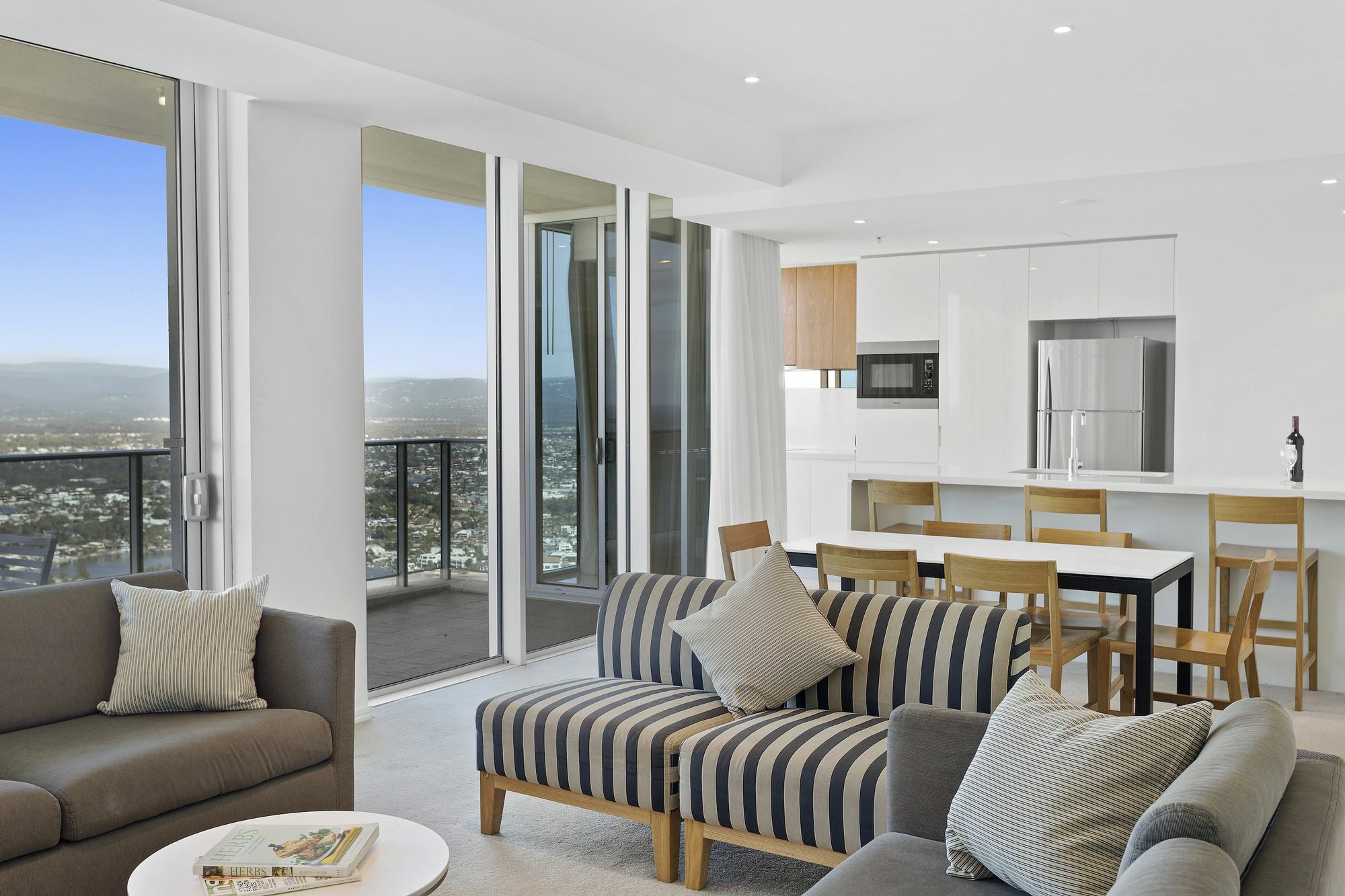 Luxury With Ocean View In Surfers Paradise Hotel