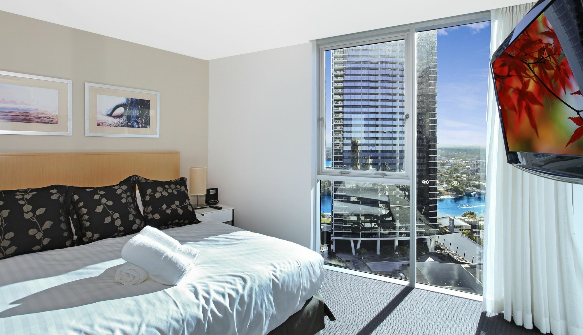 Luxury With Ocean View In Surfers Paradise