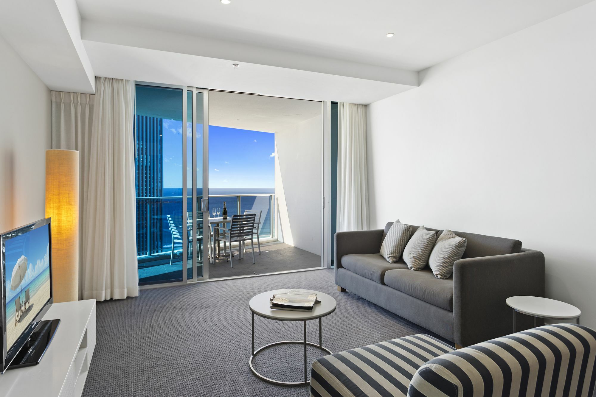 Luxury With Ocean View In Surfers Paradise Gold Coast