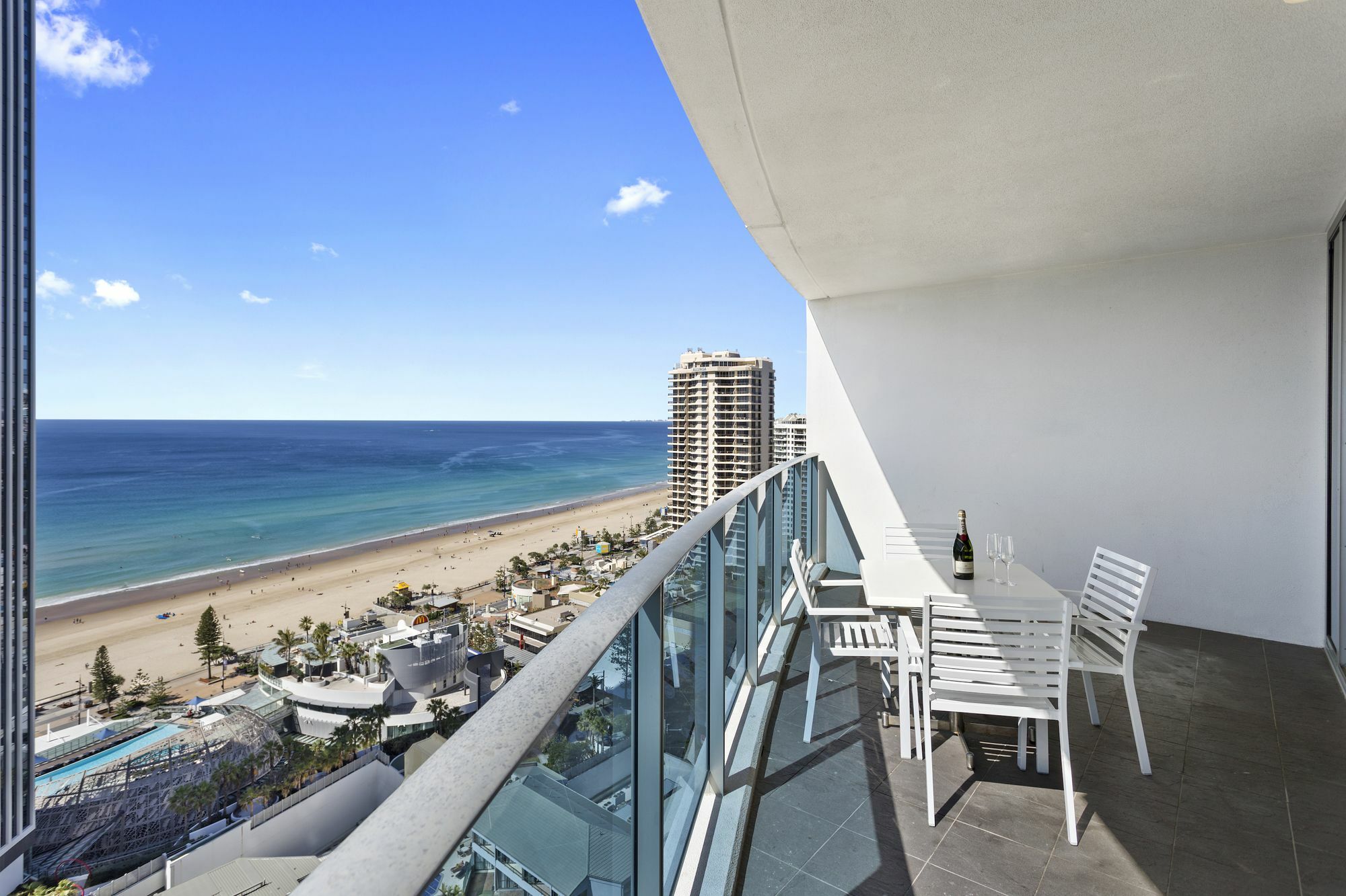 Hotel Luxury With Ocean View In Surfers Paradise Gold Coast
