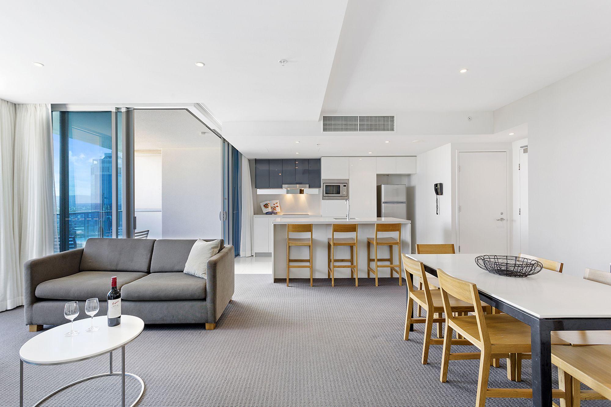 Hotel Luxury With Ocean View In Surfers Paradise 5*