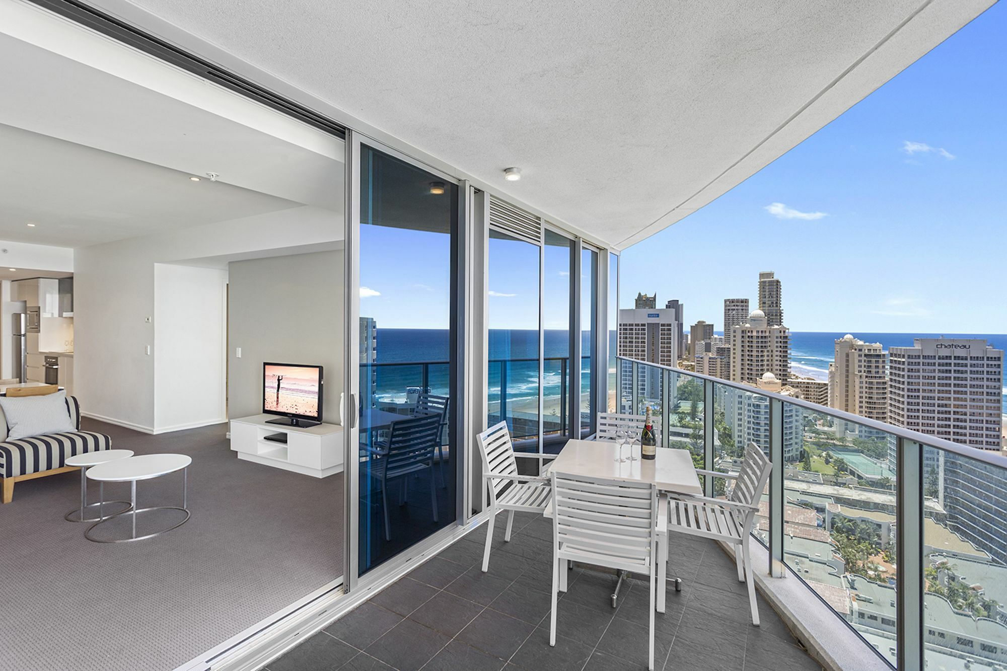 Luxury With Ocean View In Surfers Paradise