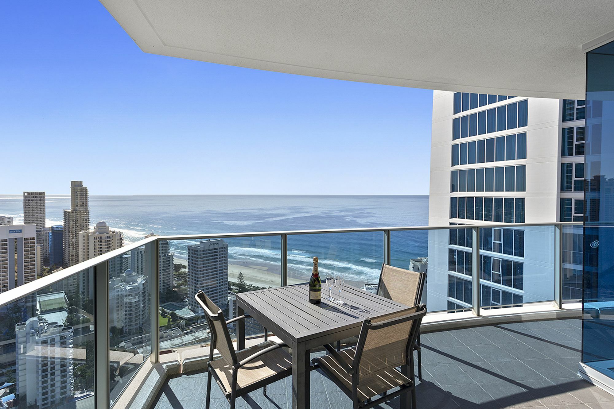 Hotel Luxury With Ocean View In Surfers Paradise Gold Coast