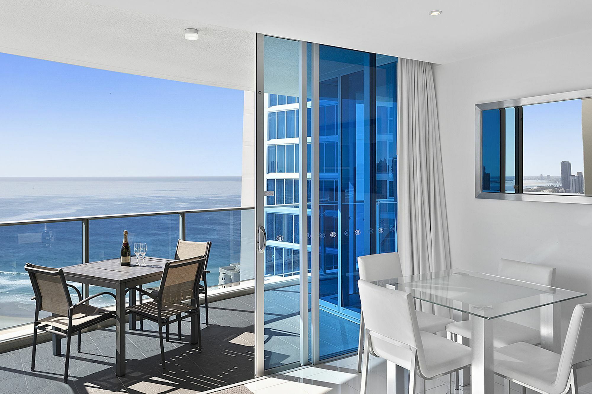 Luxury With Ocean View In Surfers Paradise Gold Coast