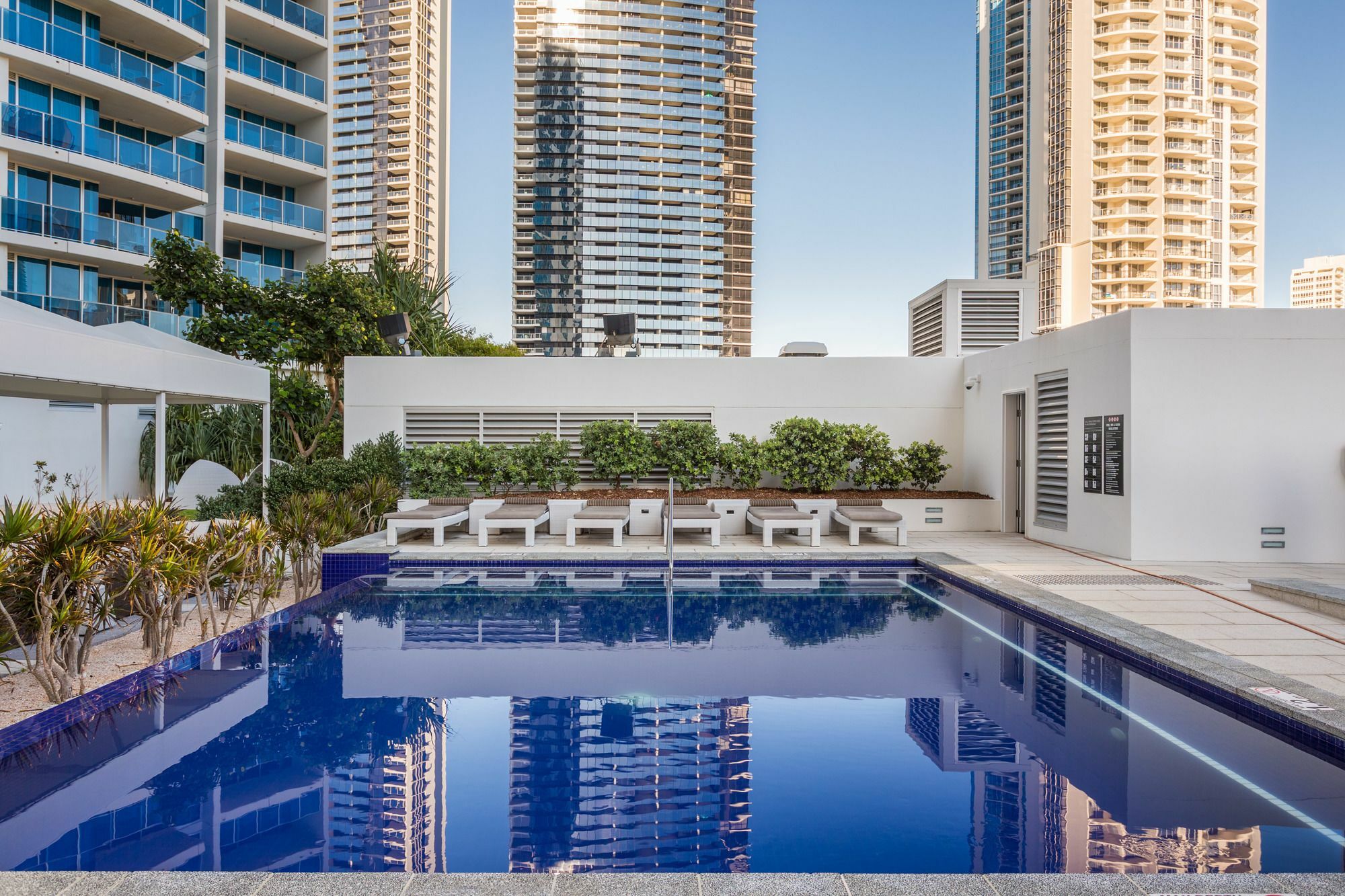 Luxury With Ocean View In Surfers Paradise