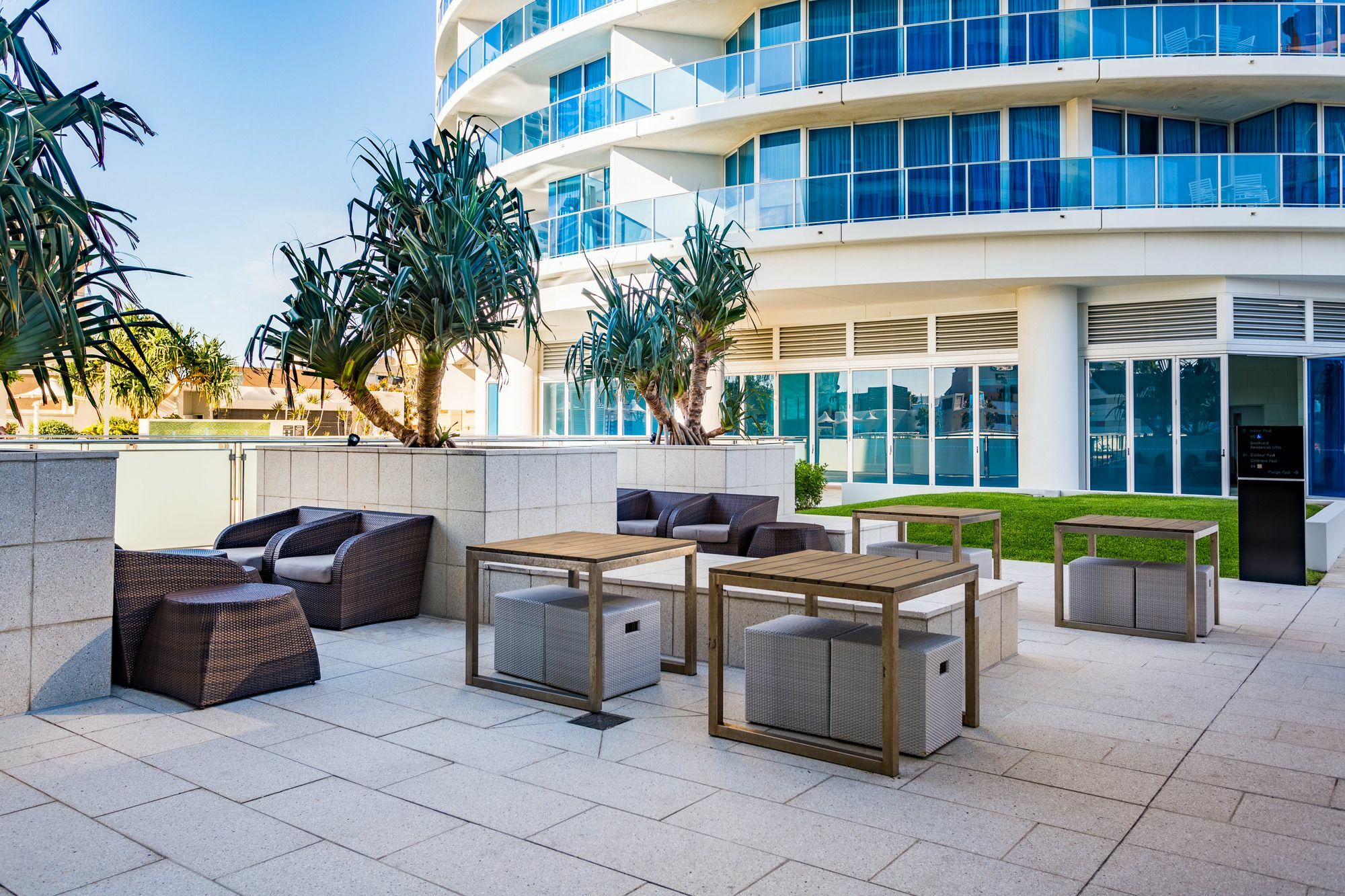 Hotel Luxury With Ocean View In Surfers Paradise