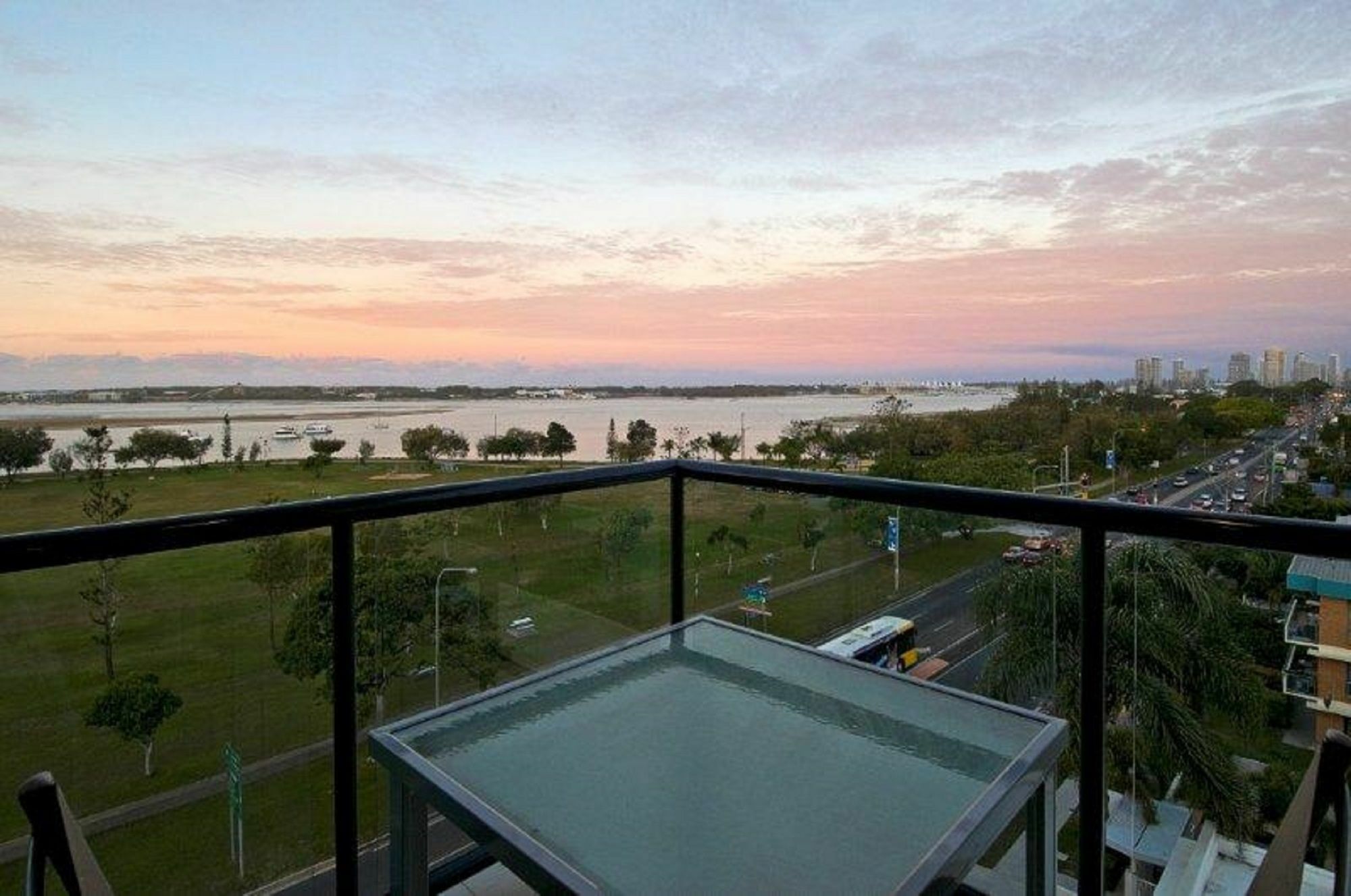 Aqualine On The Broadwater Aparthotel Gold Coast