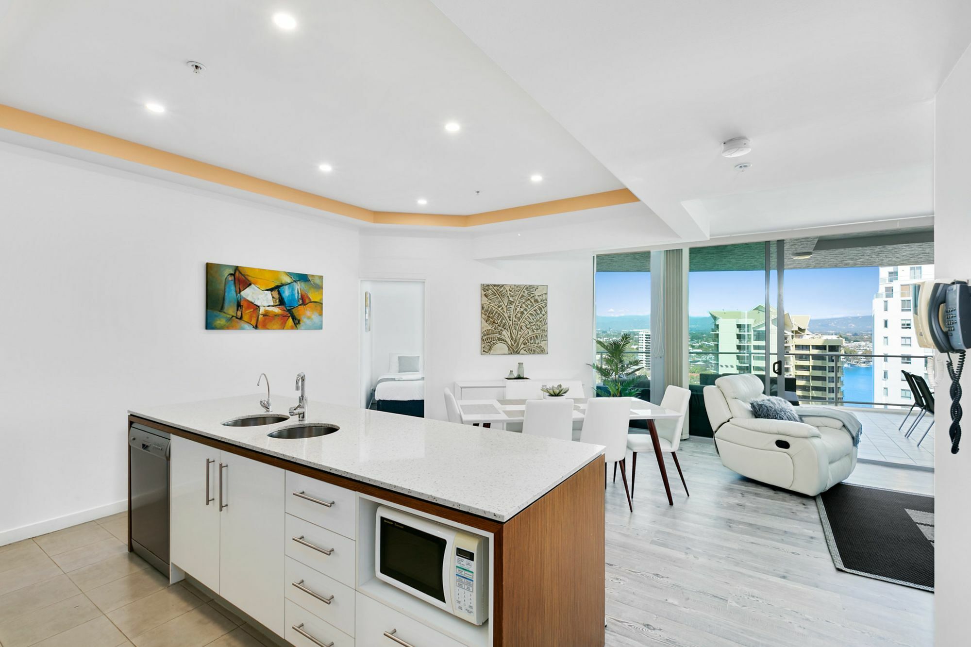 Apartment Wings - Q Gold Coast
