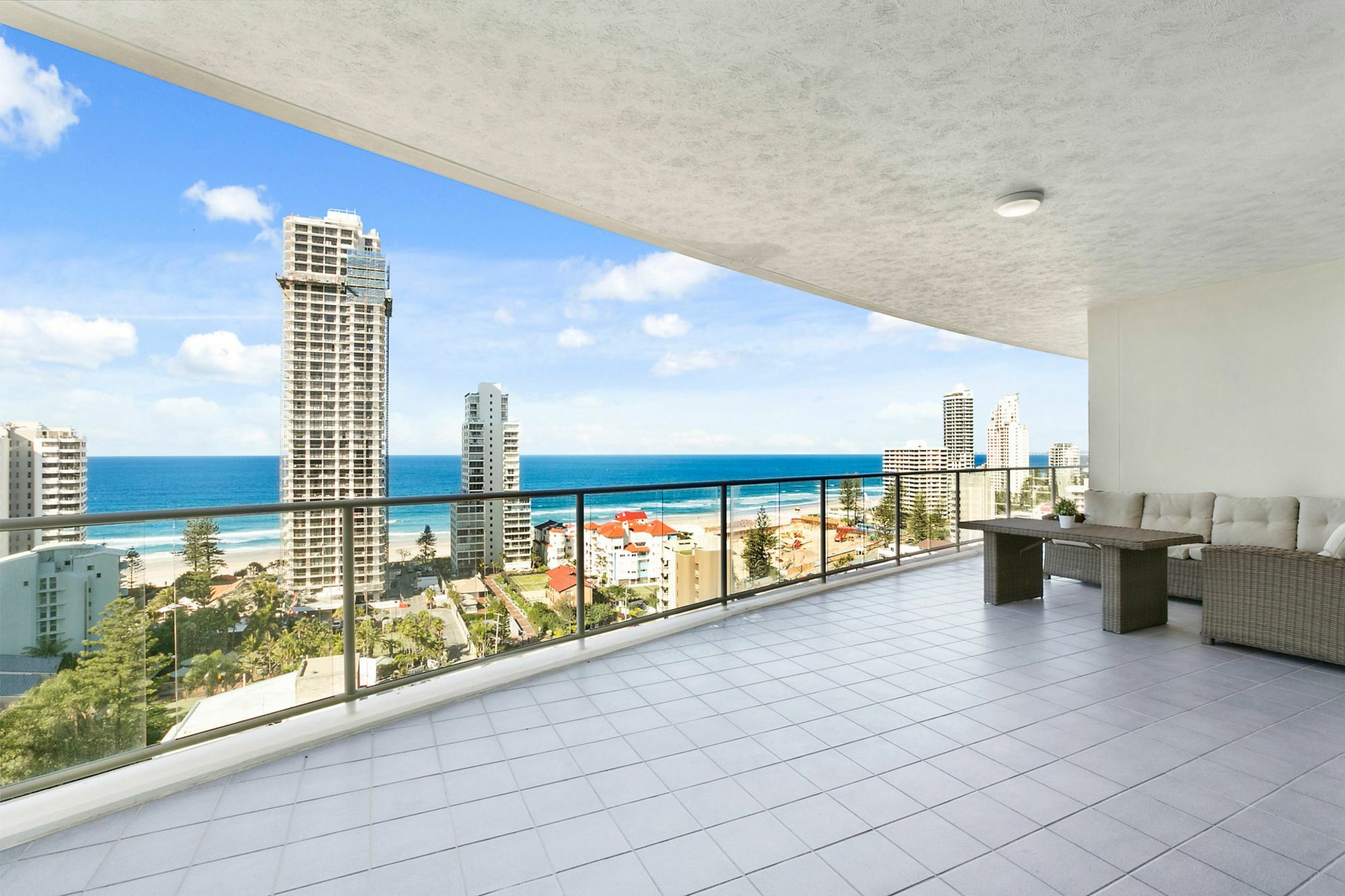 Wings - Q Apartment