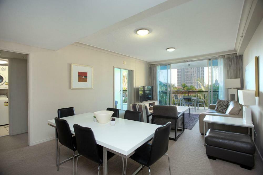 Apartment Chevron Renaissance - Private Gold Coast