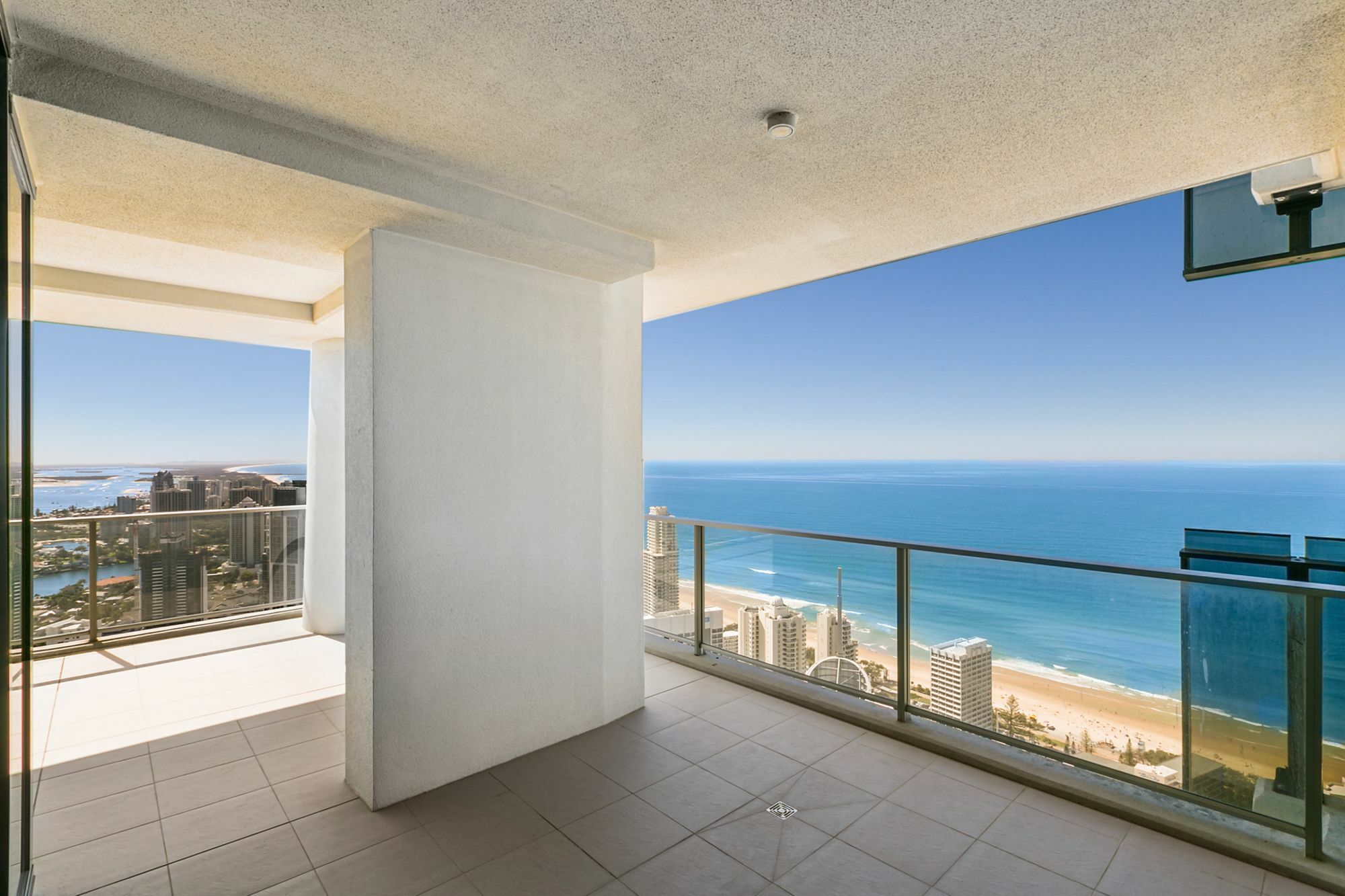 - Circle On Cavill Apartment Gold Coast