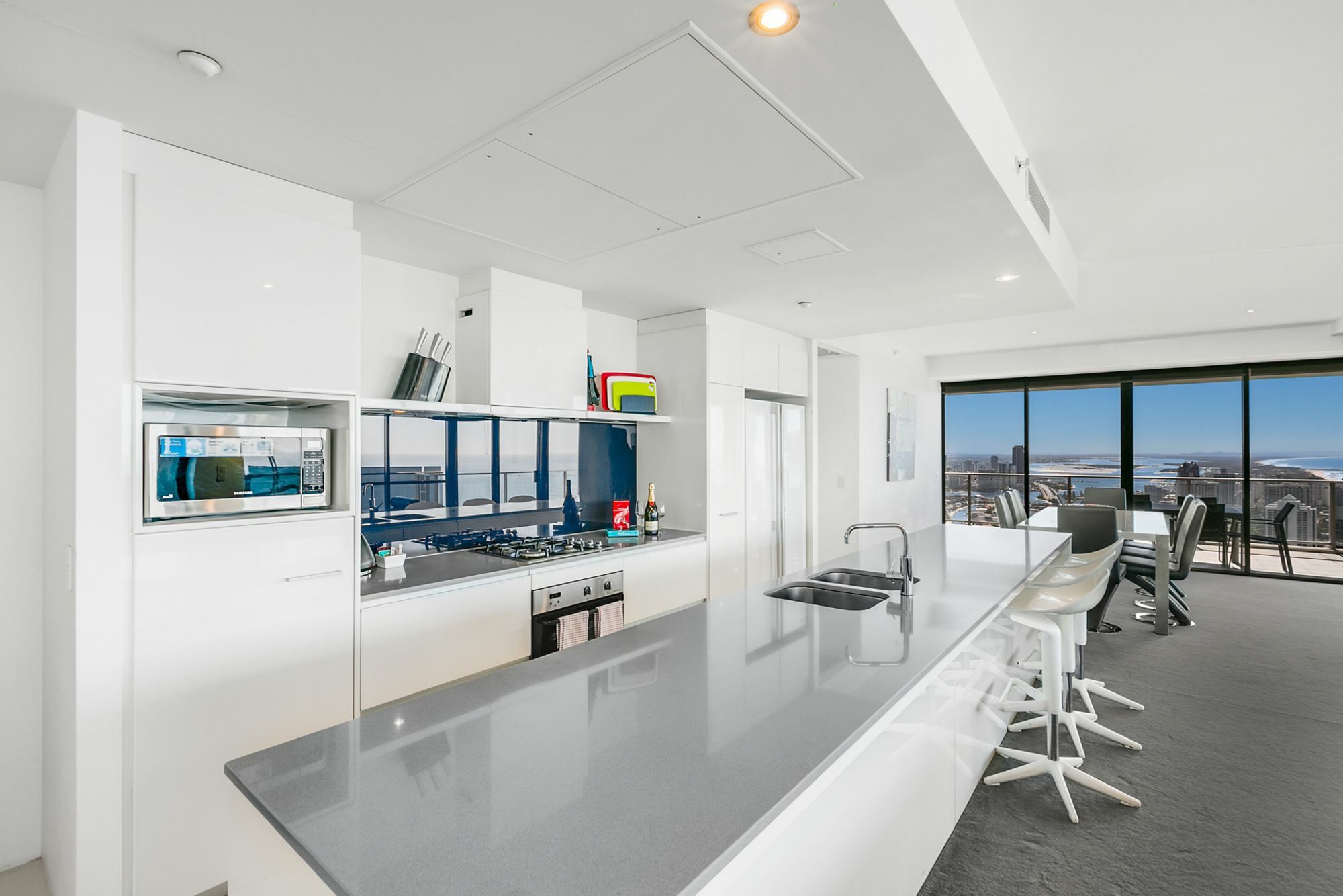 Apartment - Circle On Cavill