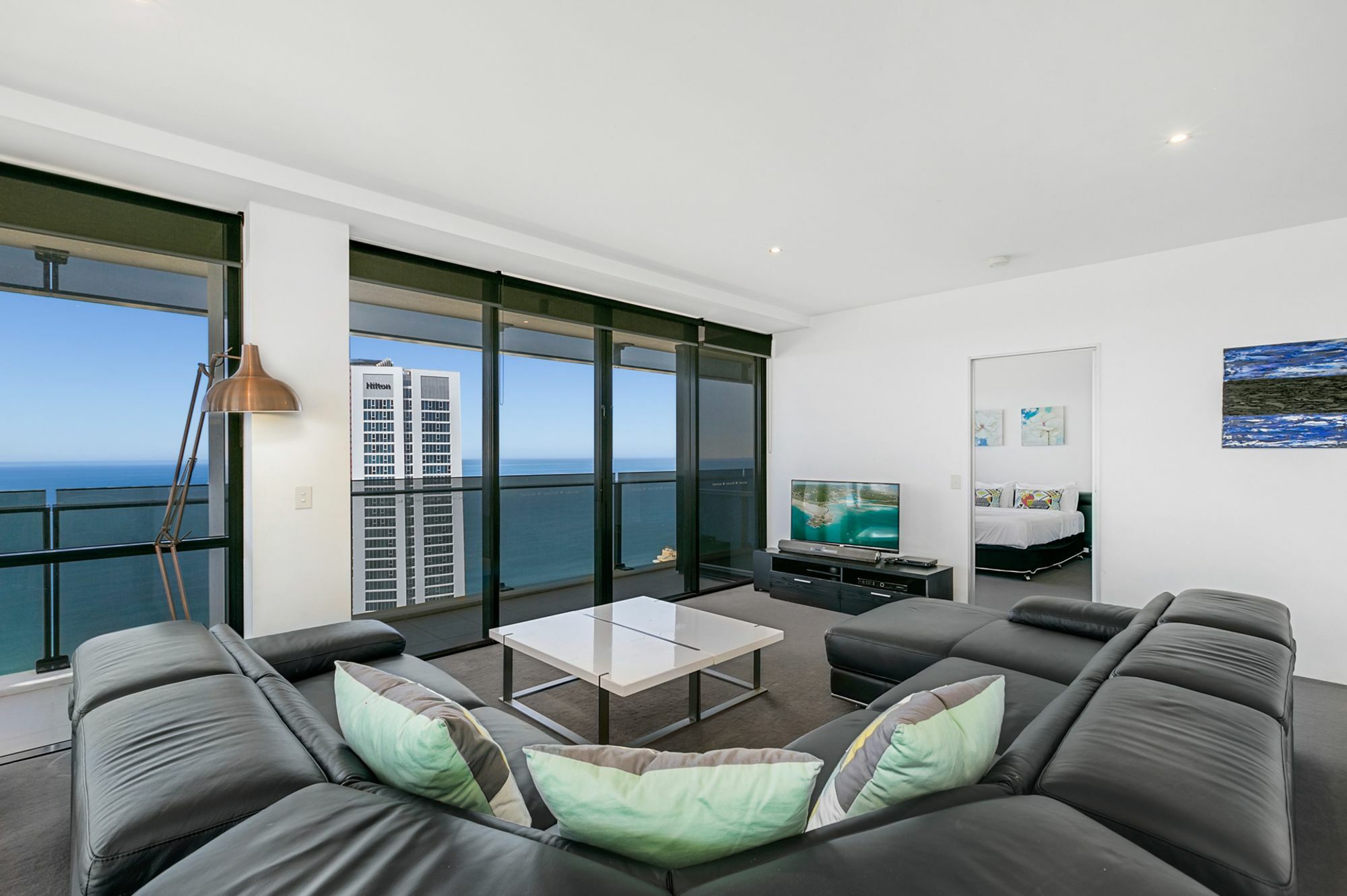 - Circle On Cavill Apartment