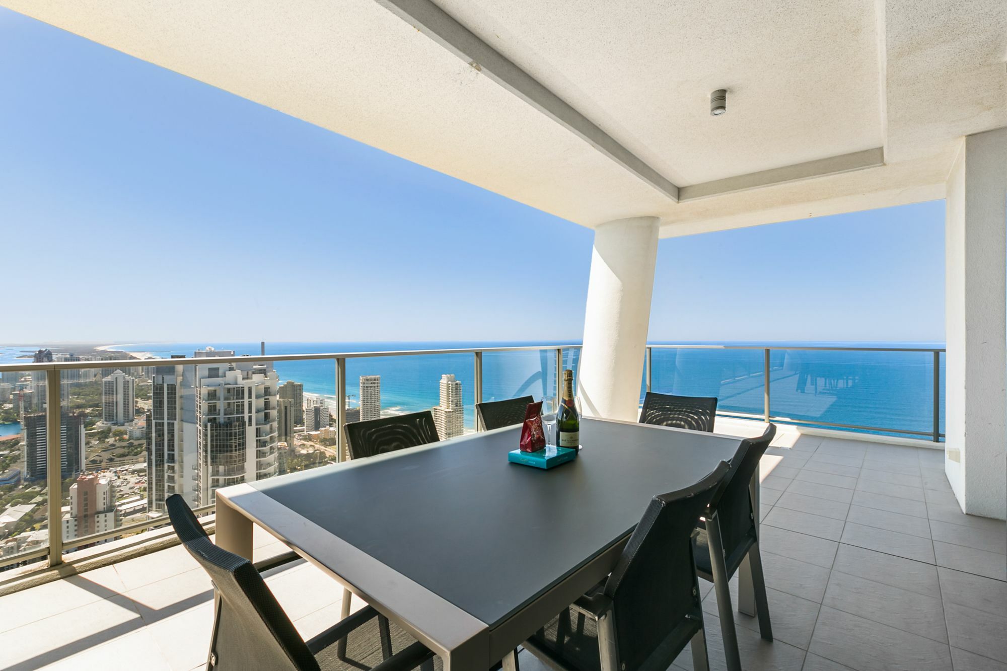Apartment - Circle On Cavill