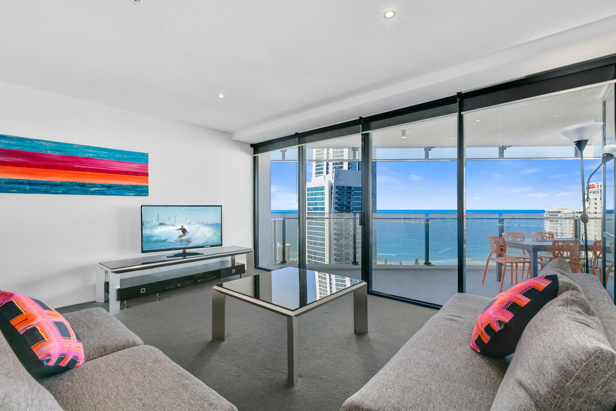 - Circle On Cavill Apartment *