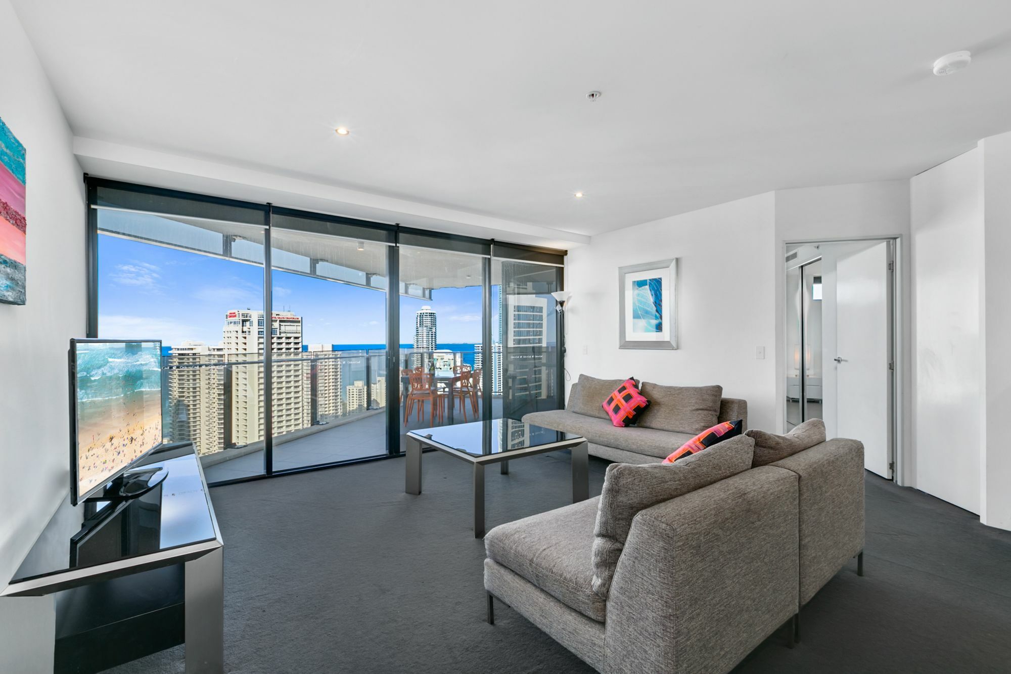 Apartment - Circle On Cavill *
