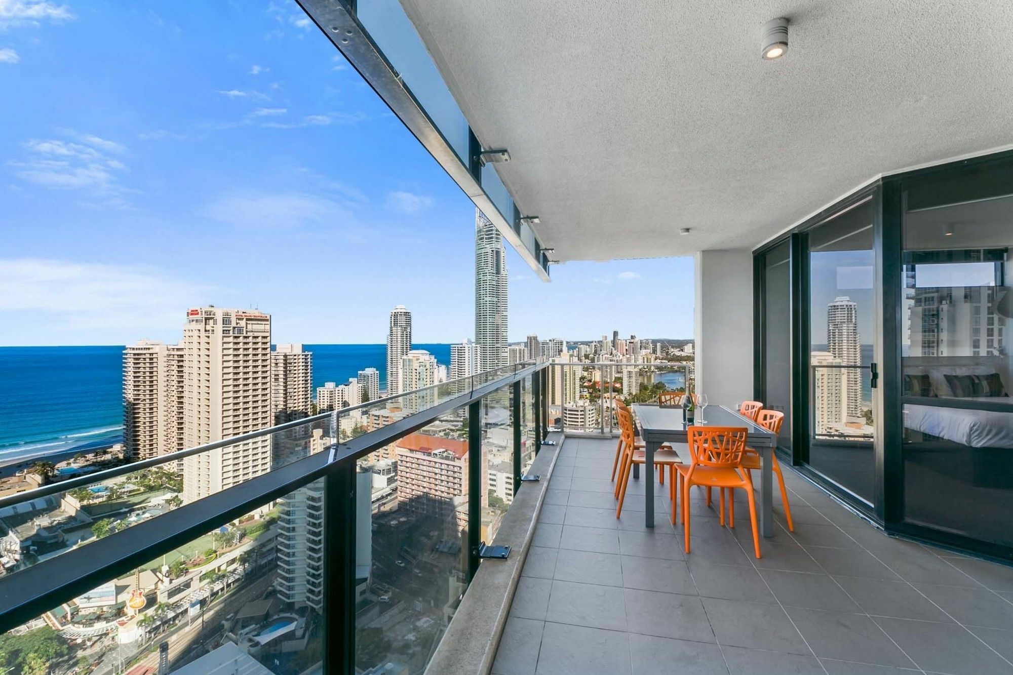 Apartment - Circle On Cavill *