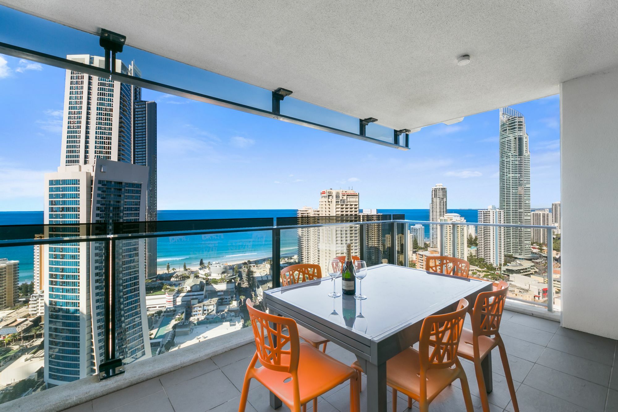 Apartment - Circle On Cavill Gold Coast