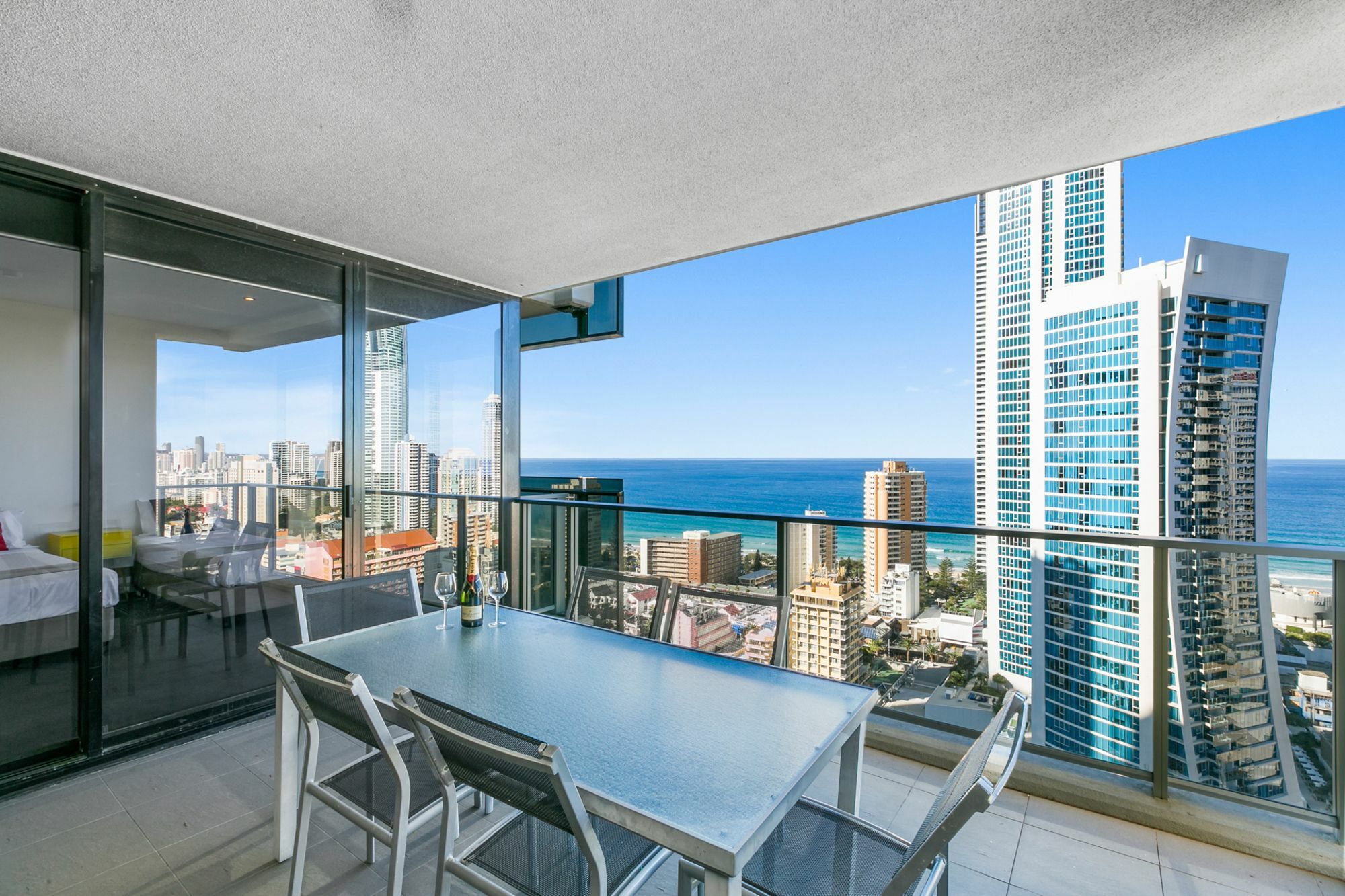 Apartment - Circle On Cavill *