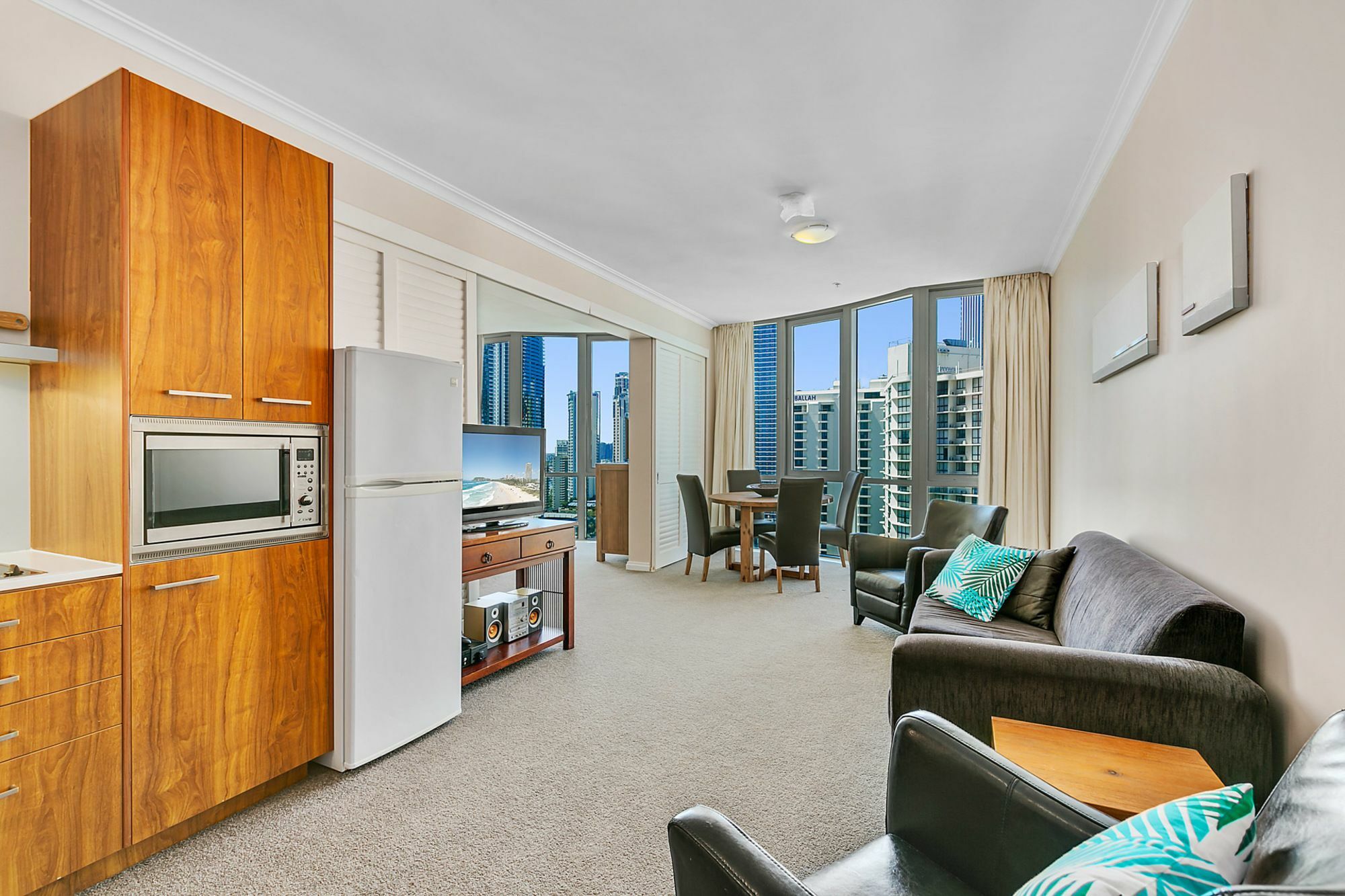 Hotel Legends Gold Coast