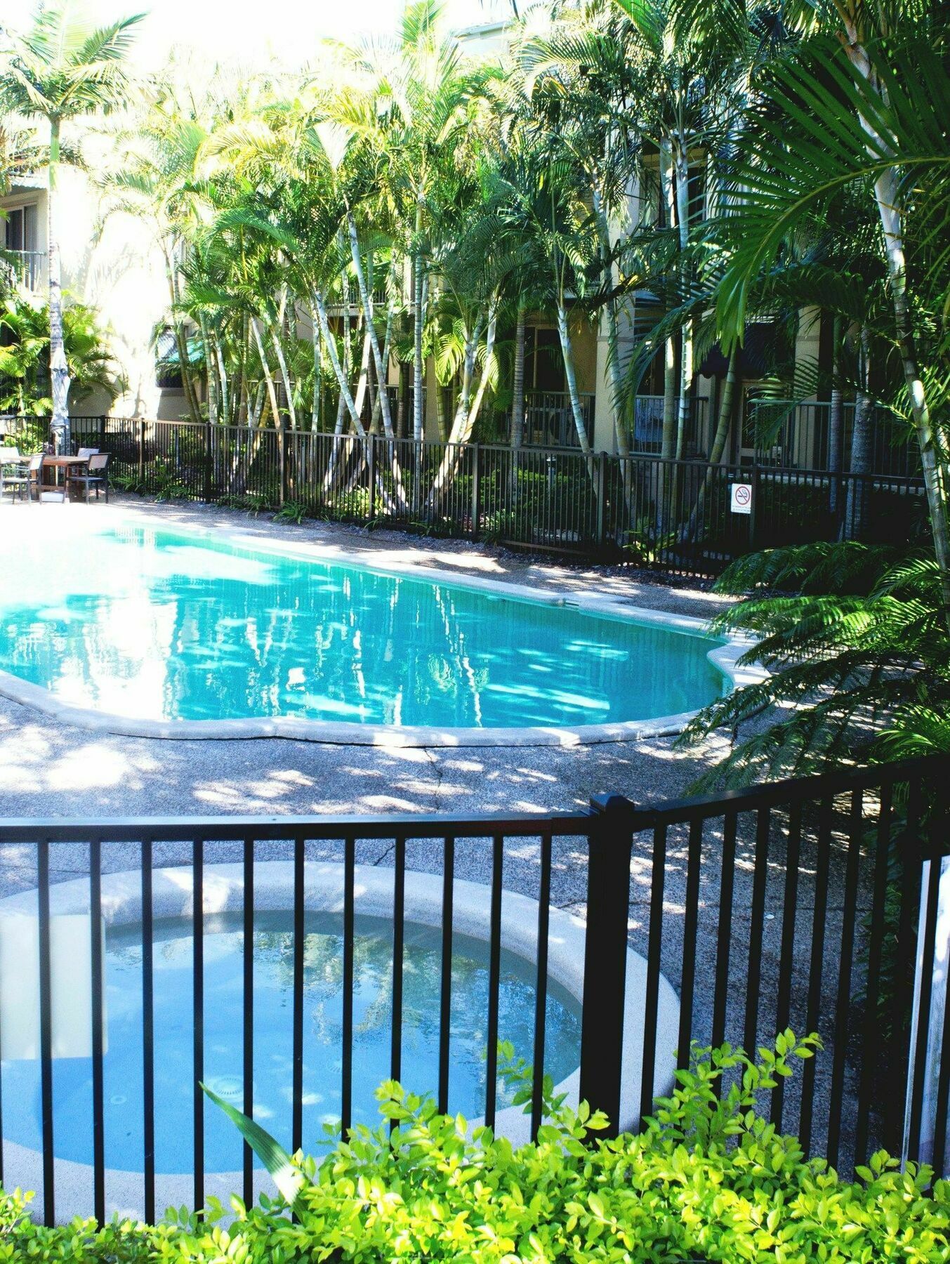Bila Vista Kirra Beachside Aparthotel 3*