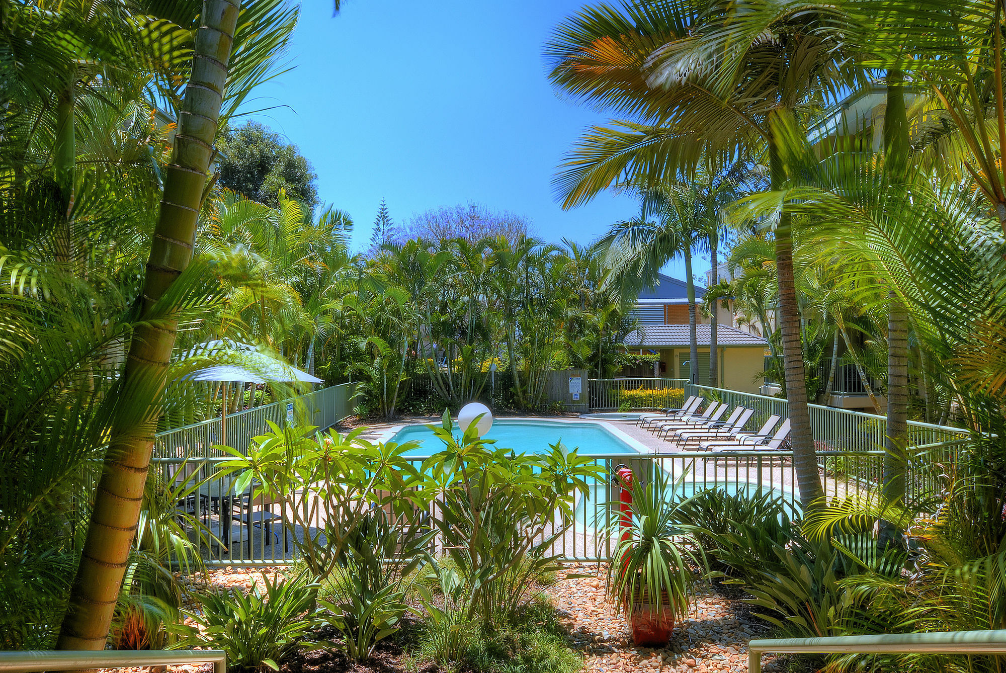 Aparthotel Bila Vista Kirra Beachside 3*