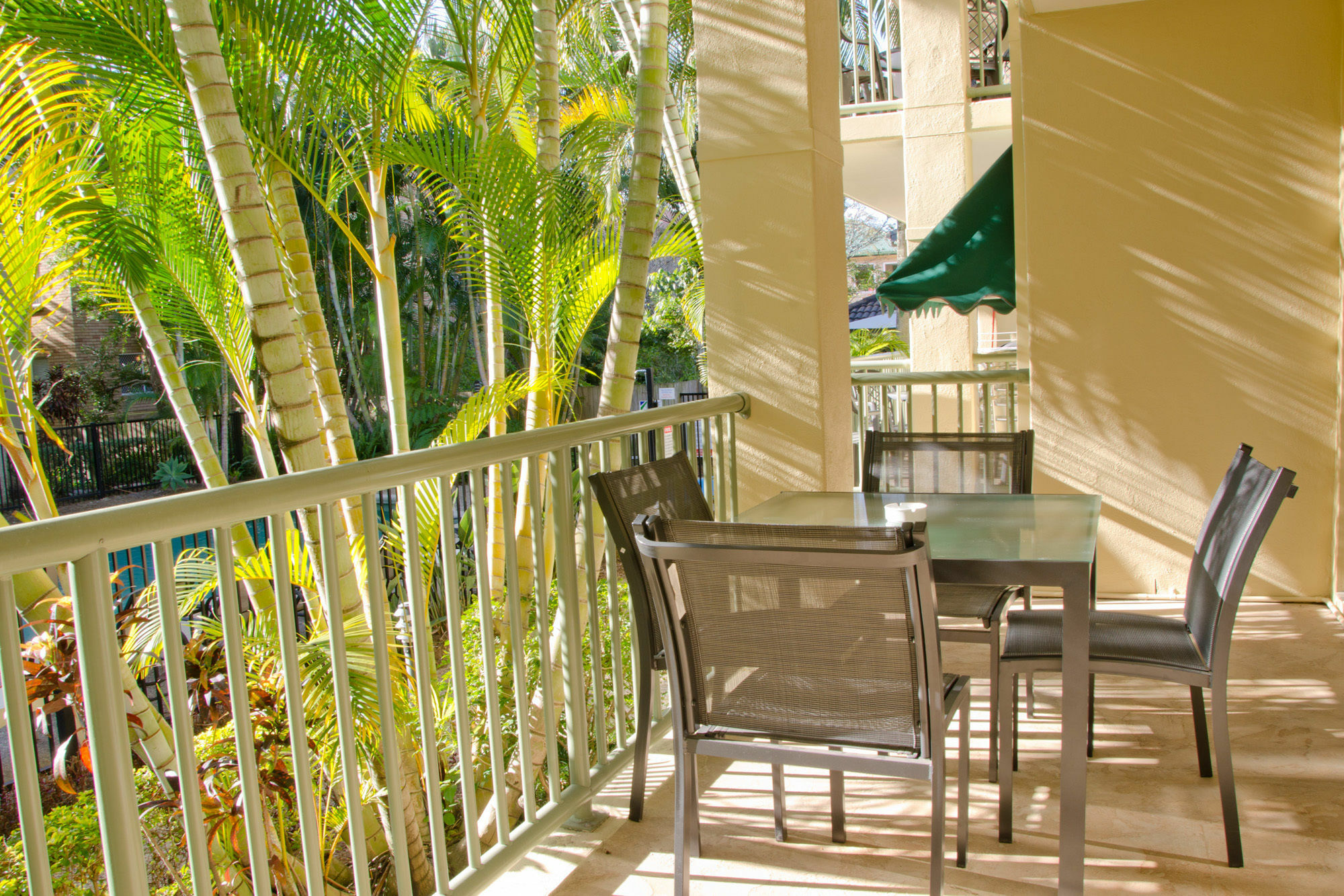 Aparthotel Bila Vista Kirra Beachside