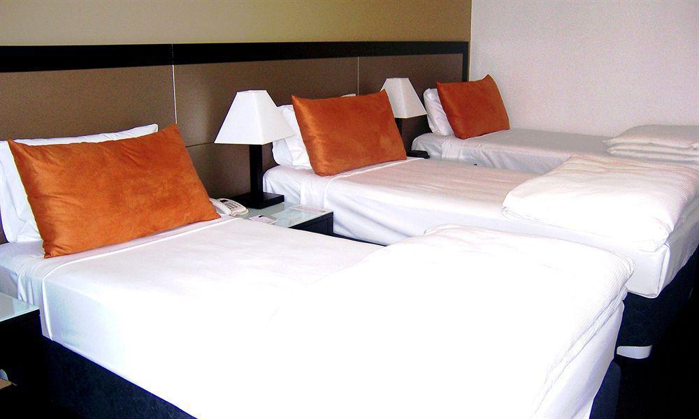 Vibe Hotel 4*