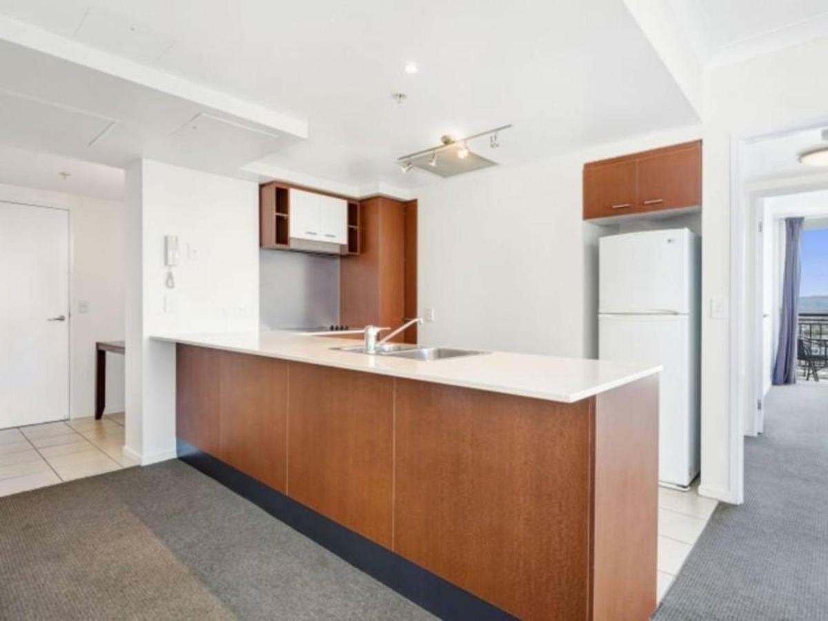 Apartment - Ocean & Riverview Chevron Renaissance Surfers Paradise Gold Coast