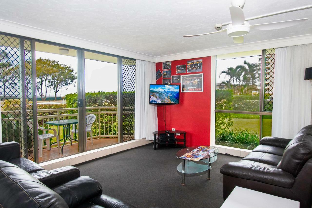 Seacrest Beachfront Surfers Paradise Aparthotel 4*