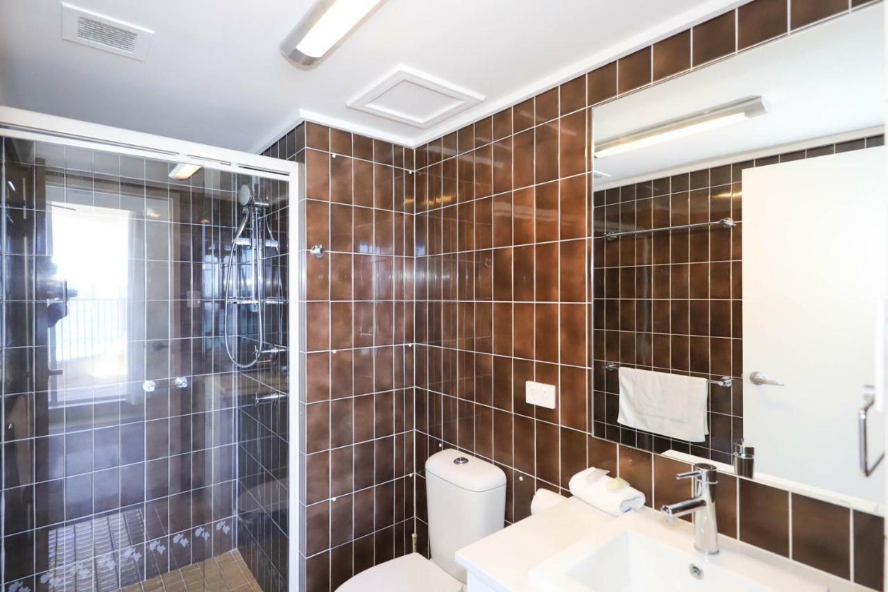 Beachside Tower 4*