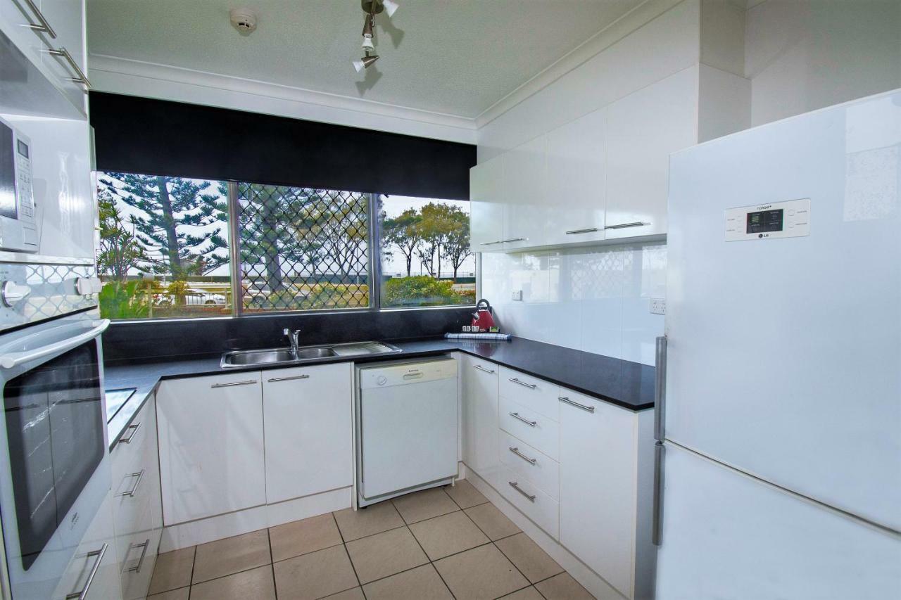 Seacrest Beachfront Surfers Paradise 4*