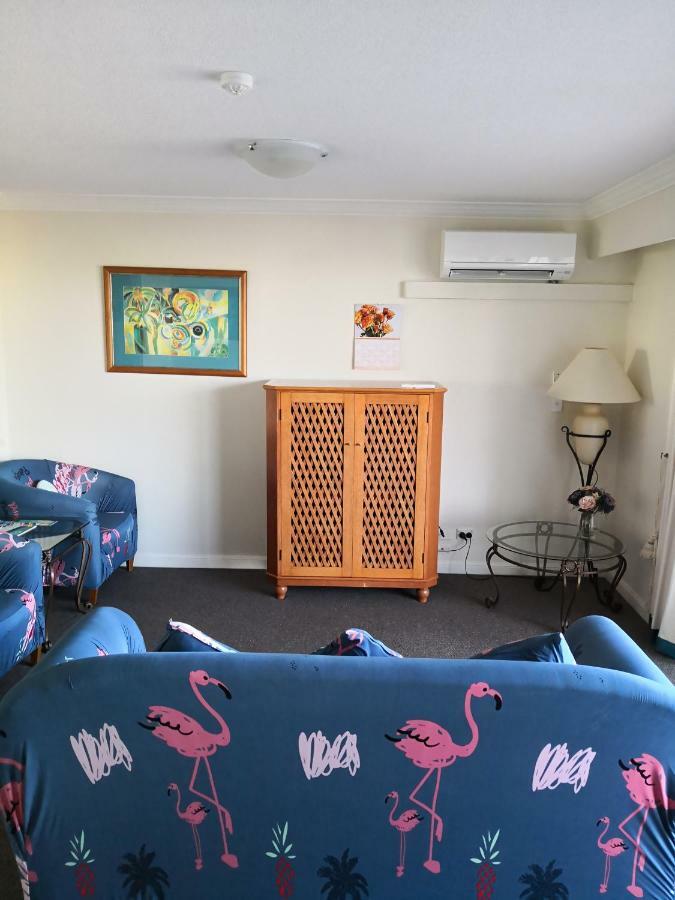 Broadbeach Apartment *