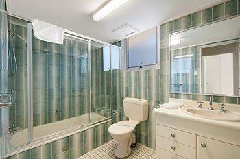 Beachside Tower 4*