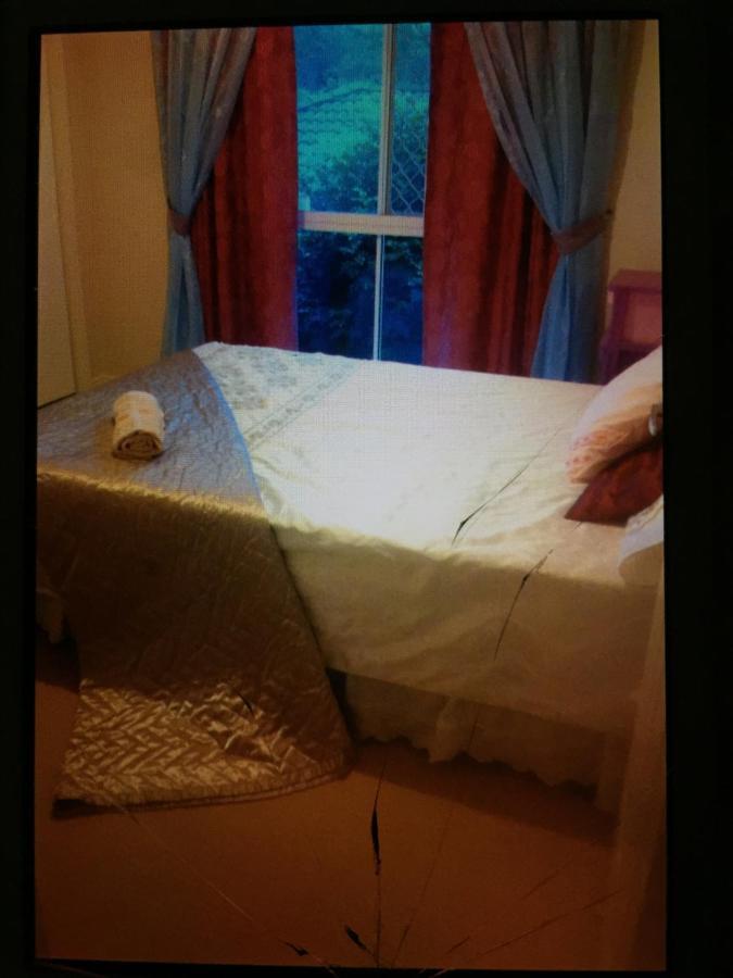 Theme Parks Amituofo Homestay *