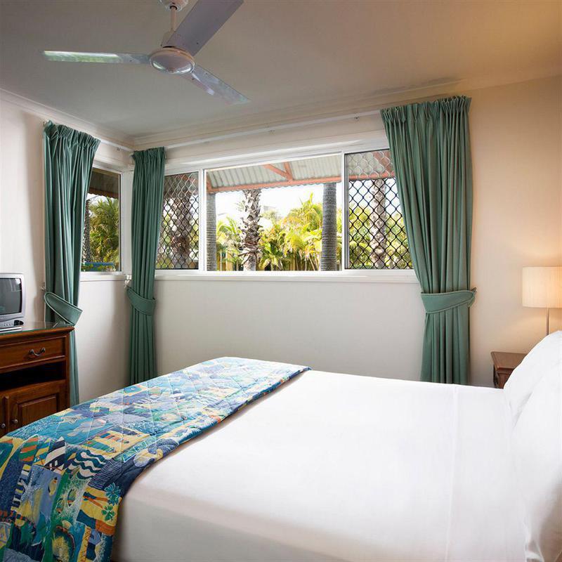 Breakfree Diamond Aparthotel 4*