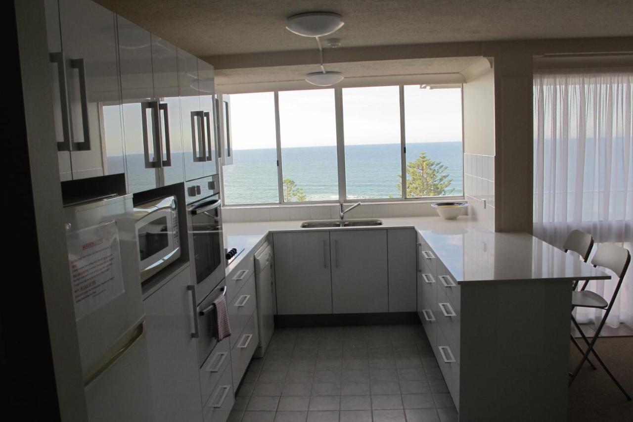 Pacific Regis Beachfront Aparthotel Gold Coast