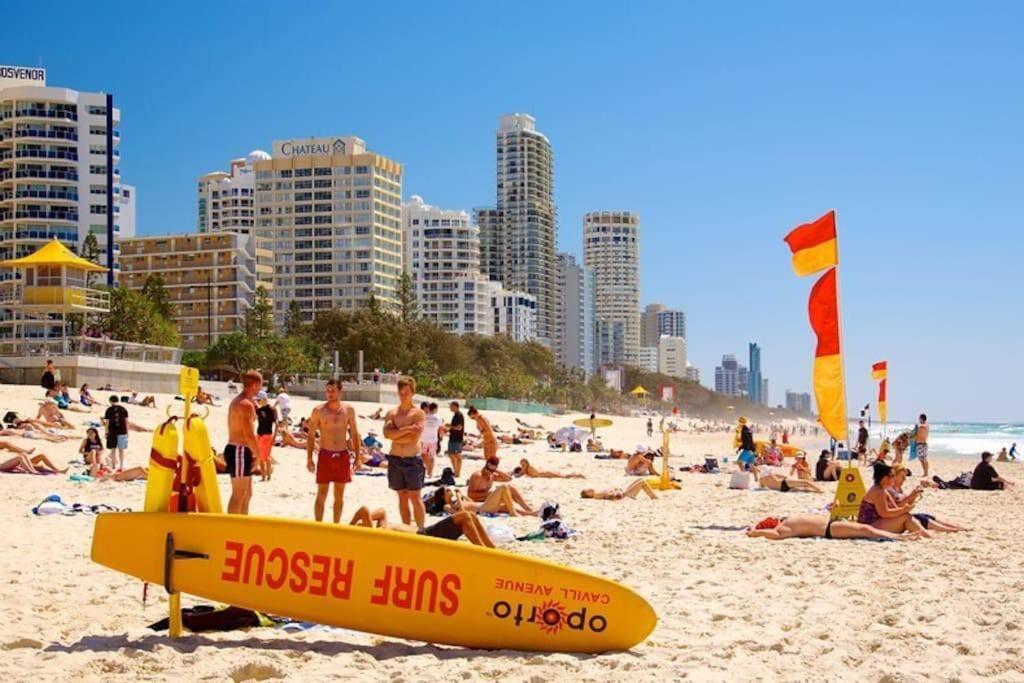 Apartamento Surfers Ocean View Sleeps 4, Free Wifi, Washing Machine, Large Fridge *