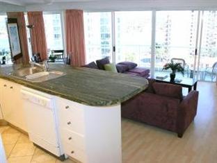Aparthotel Surfers Mayfair 3*